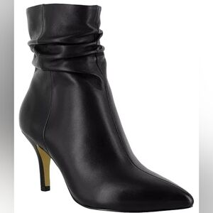 NWB Bella Vita Danielle Black Leather‎ Booties Size 7.5 Extra Wide